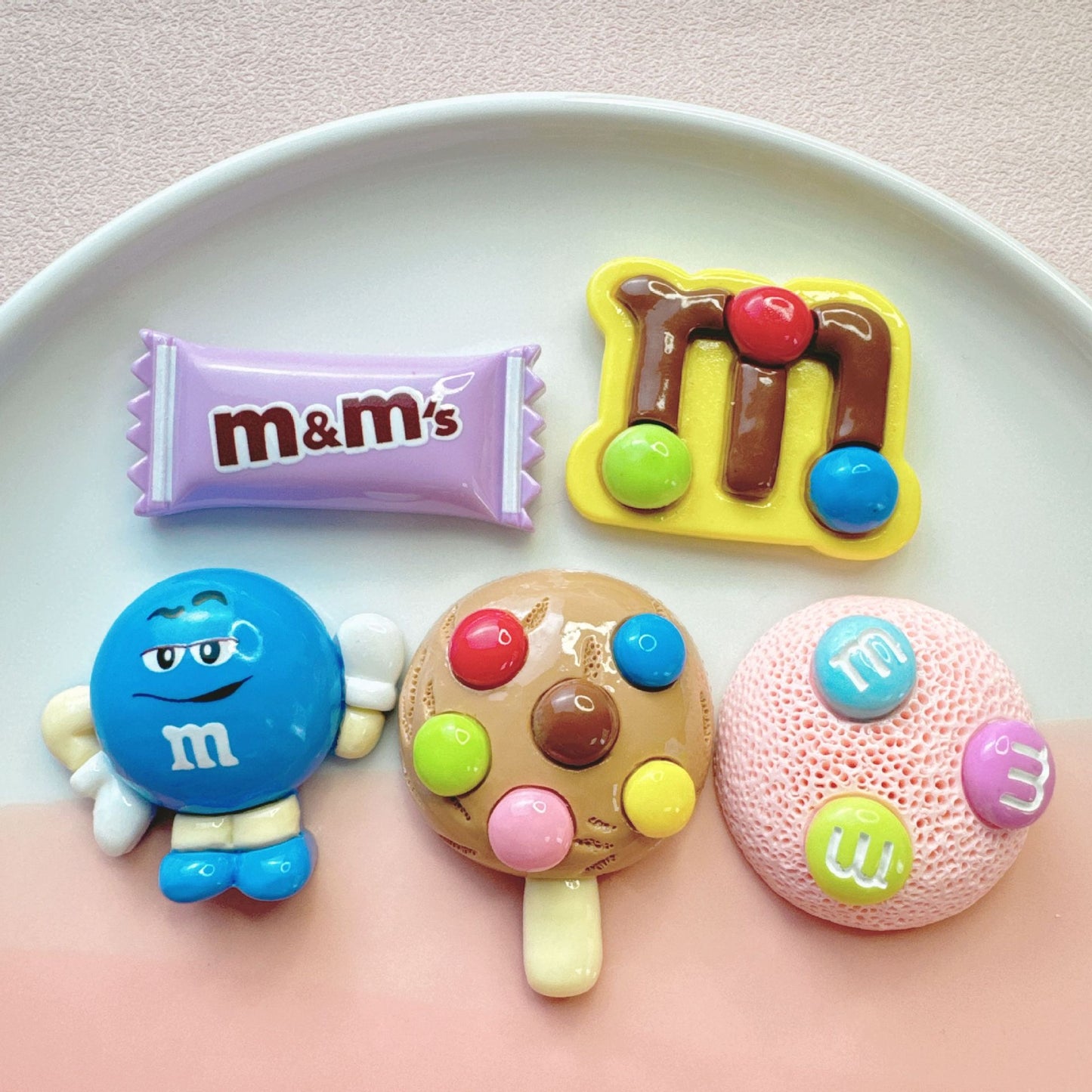 M&M Family (OPEN BY YOURSELF)