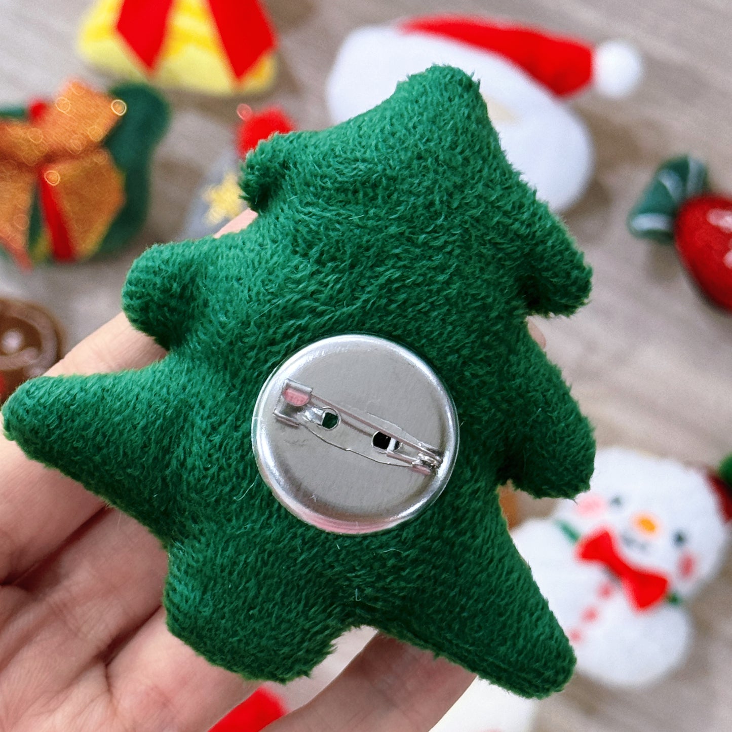 Fluffy Xmas Brooch